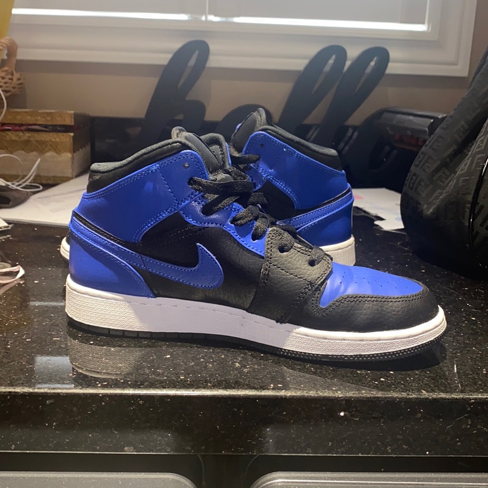 Nike Air Jordan 1 Mid GS “Hyper Royal” Woman’s 7